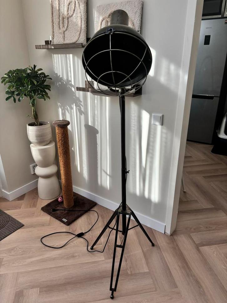 Industriële Vloerlamp, Huis en Inrichting, Lampen | Vloerlampen, Zo goed als nieuw, 150 tot 200 cm, Metaal, Ophalen