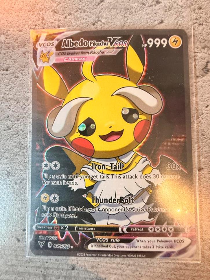 Albedo Pikachu VCOS – Pokémon Cosplay Proxy, Hobby en Vrije tijd, Verzamelkaartspellen | Pokémon, Zo goed als nieuw, Verzenden