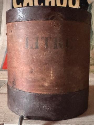mesure a grain /spanen maatbeker uit Frankrijk 1 liter beschikbaar voor biedingen