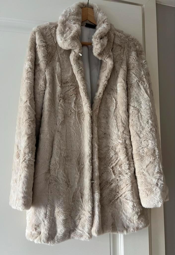Yessica faux fur jas - Beige - Maat 38, Kleding | Dames, Jassen | Winter, Zo goed als nieuw, Maat 38/40 (M), Beige, Ophalen of Verzenden