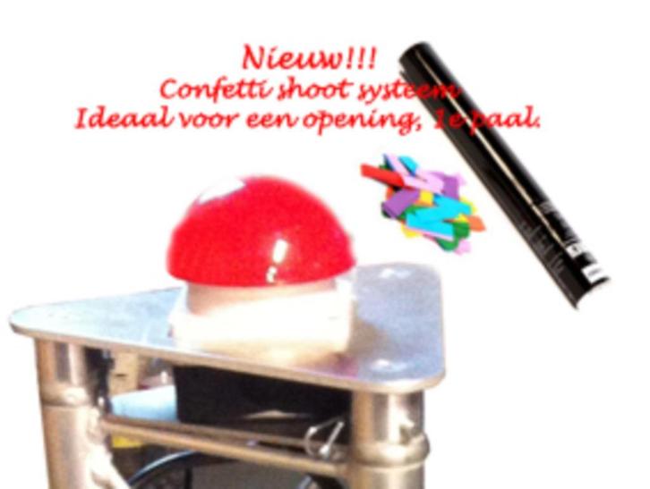 Te huur elektrisch confetti systeem voor opening 1e paal., Hobby en Vrije tijd, Feestartikelen | Verhuur, Nieuw, Overige, Ophalen