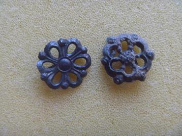 Profaan insigne. Bloem insignes. 2 stuks compleet beschikbaar voor biedingen