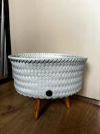 Plantenmandje op pootjes van DieZijn, Huis en Inrichting, Woonaccessoires | Schalen en Manden, Kunststof, Mand, Rond, Ophalen of Verzenden