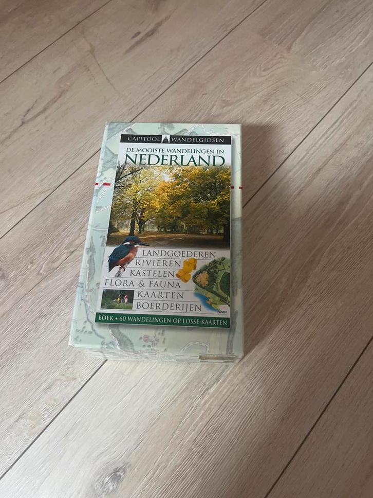 Capitool Wandelgids Nederland + 60 losse kaarten, Boeken, Reisgidsen, Gelezen, Fiets- of Wandelgids, Benelux, Capitool, Ophalen of Verzenden