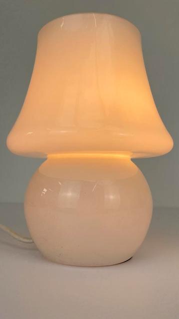 Vintage mini glazen mushroom lamp paddenstoel lamp wit glas 