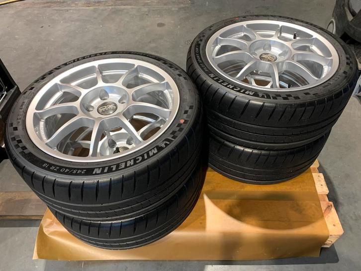 Oz racing challenge, Michelin cup 2 BMW m135i, m140i velgen, Auto-onderdelen, Banden en Velgen, Velg(en), Zomerbanden, 18 inch