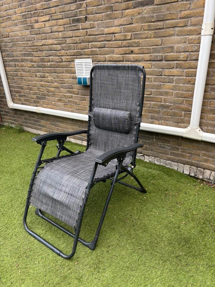 2 Intratuin relaxstoelen Sanya donkergrijs, Tuin en Terras, Tuinstoelen, Zo goed als nieuw, Kunststof, Ophalen