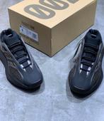 Yeezy Boost 700 Clay Brown | Maat 39, Kleding | Heren, Schoenen, Ophalen of Verzenden, Nieuw