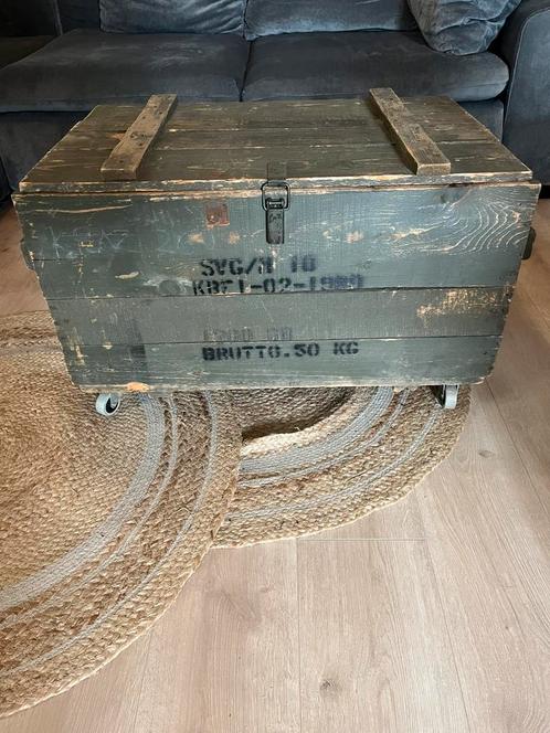 Legerkist als bijzettafel! (In prijs verlaagd), Huis en Inrichting, Tafels | Bijzettafels, Gebruikt, Rechthoekig, 45 tot 60 cm