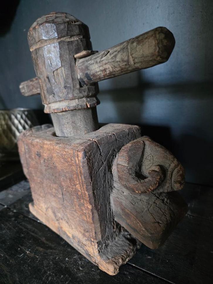 Antieke Apothekerspers uit India, Antiek en Kunst, Antiek | Overige Antiek, Ophalen of Verzenden