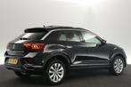 Volkswagen T-Roc 1.5 TSI 150PK Sport Pano ACC Carplay Clima, Voorwielaandrijving, Stof, Euro 6, 4 cilinders