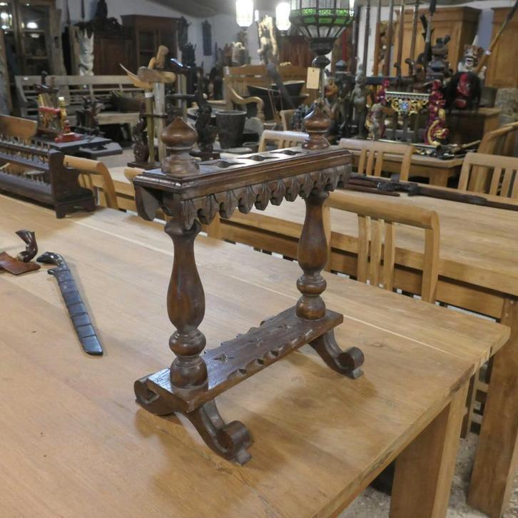 Keris houder v. 3 Kerissen PZ8 Ploncon Standaard Indonesie, Antiek en Kunst, Kunst | Niet-Westerse kunst, Ophalen of Verzenden