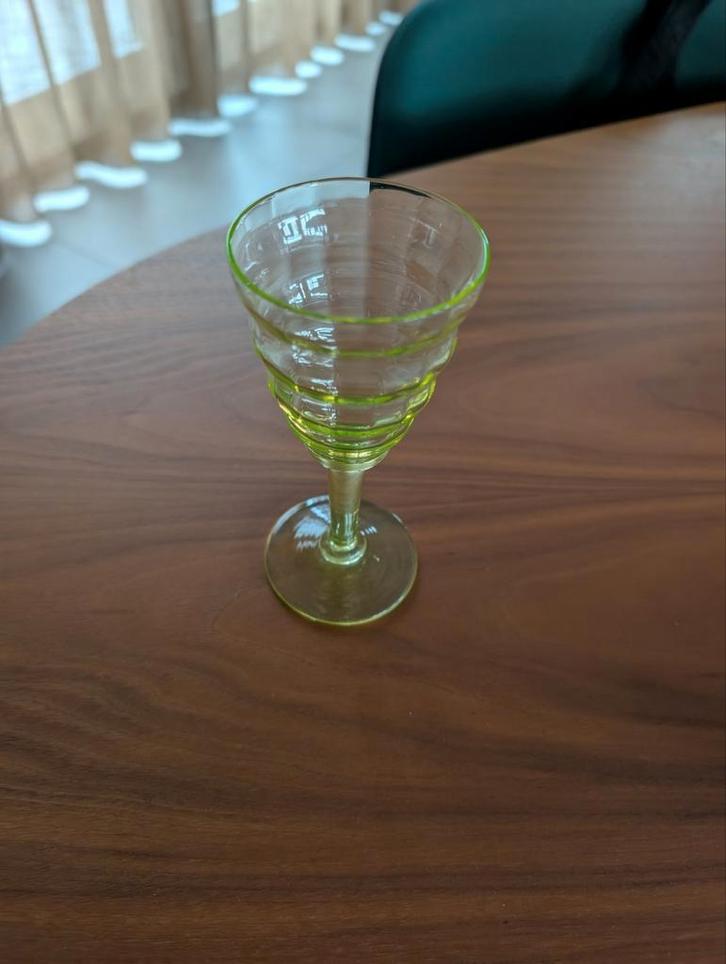 Combodia Glass kristallen uranium wijn glaasje, Antiek en Kunst, Antiek | Glas en Kristal, Ophalen of Verzenden