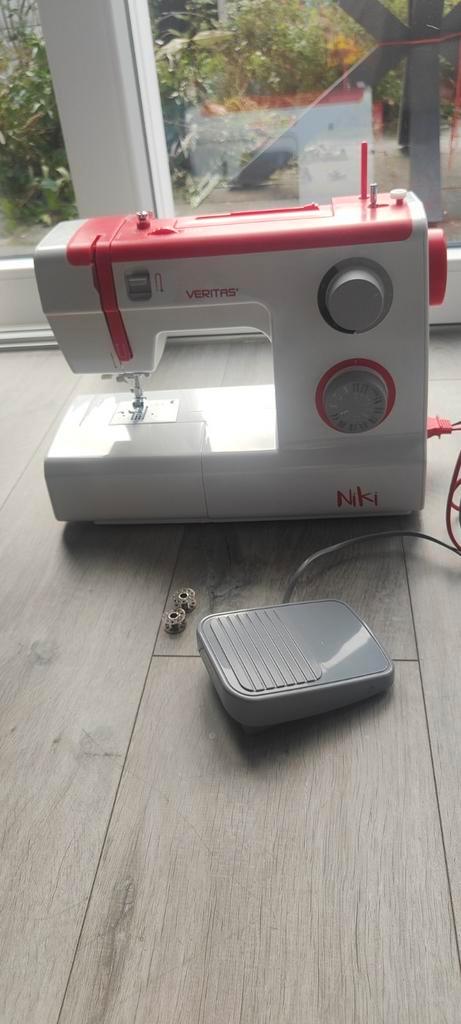 Veritas Niki naaimachine – Perfect instapmodel, Hobby en Vrije tijd, Naaimachines en Toebehoren, Zo goed als nieuw, Naaimachine