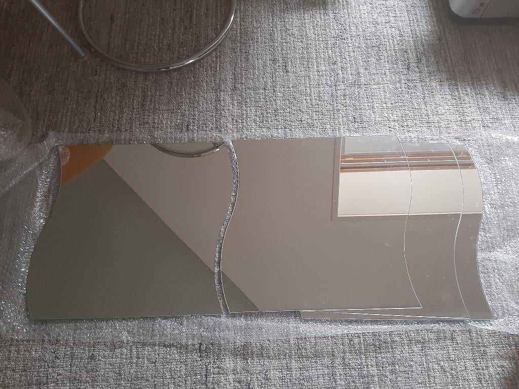 Spiegels in een golf vorm, Huis en Inrichting, Woonaccessoires | Spiegels, Ophalen, Minder dan 50 cm, Zo goed als nieuw, Minder dan 100 cm