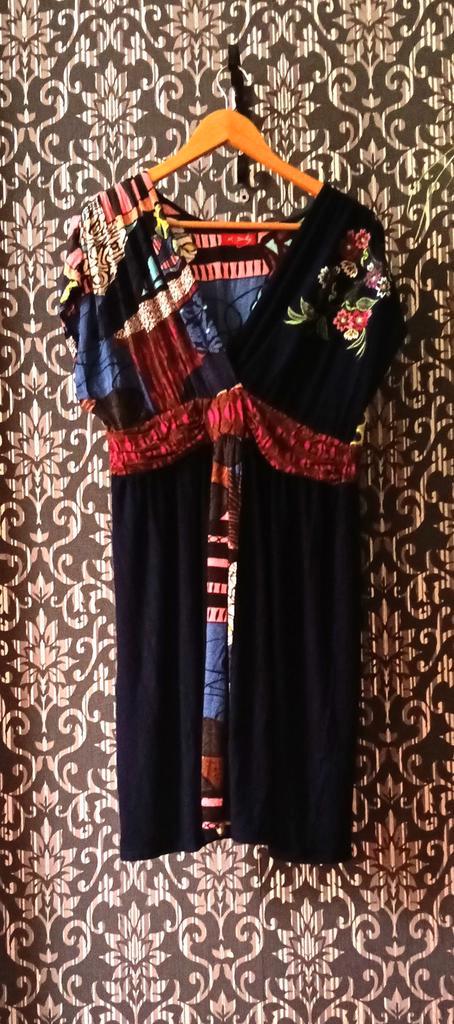 Prachtig jurkje van Derhy✨, Kleding | Dames, Jurken, Gedragen, Maat 42/44 (L), Overige kleuren, Knielengte, Ophalen of Verzenden