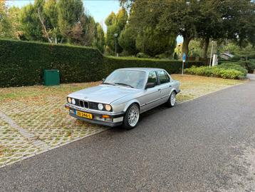 BMW e30 318i 1986 Grijs nieuwe apk! beschikbaar voor biedingen