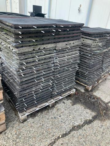 160 vochtdoorlatende rubberen tegels 50x50x4cm beschikbaar voor biedingen