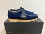 Te koop nieuwe Clarks Wallabee maat 40, Blauw, Nieuw, Ophalen of Verzenden, 123@home.nl