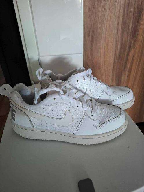 Zgan witte Nike sneakers, Kleding | Dames, Schoenen, Zo goed als nieuw, Sneakers of Gympen, Wit, Ophalen of Verzenden