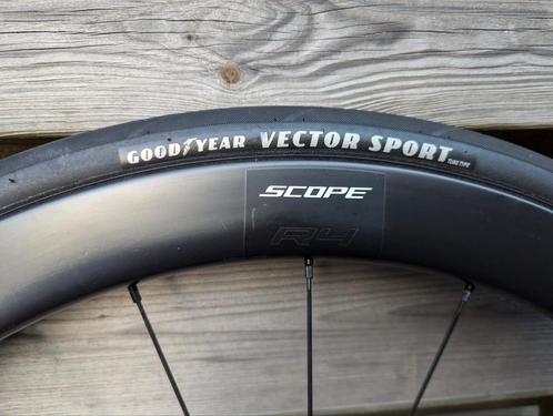 Scope R4 Disc wielset – Inclusief banden - Topstaat, Fietsen en Brommers, Fietsonderdelen, Zo goed als nieuw, Racefiets, Wiel
