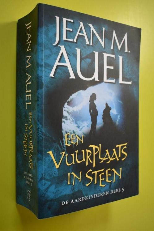 De Aardkinderen -soft/cover- deel 5 -z.g.a.n.- Jean M. Auel, Boeken, Fantasy, Zo goed als nieuw, Ophalen of Verzenden
