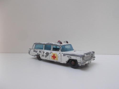 3660 Cadillac Fleetwood S&S Ambulance Lesney Matchbox No 54, Hobby en Vrije tijd, Modelauto's | Overige schalen, Gebruikt, Auto