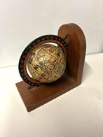 Prachtige vintage boekensteun van wereldbol, Huis en Inrichting, Woonaccessoires | Wereldbollen, Ophalen of Verzenden, Zo goed als nieuw