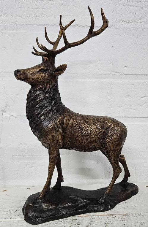 bronzen beeld / HERT/ 28 cm hoog / EDELHERT, Verzamelen, Dierenverzamelingen, Nieuw, Beeldje of Figuurtje, Hert, Ophalen of Verzenden