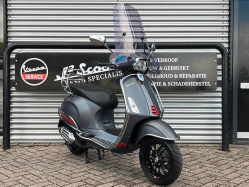 Vespa Sprint Mat Grijs Brom 2022 7915 km, Fietsen en Brommers, Overige Fietsen en Brommers, Zo goed als nieuw, Ophalen of Verzenden