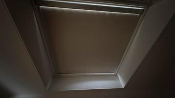 Dakraam rolgordijn verduisterend - beige beschikbaar voor biedingen