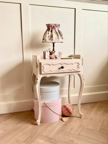 Vintage nachtkastje, kaptafeltje voor de kleintjes queen ann beschikbaar voor biedingen