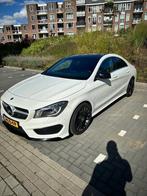 Mercedes-Benz CLA  AMG line Pano Bi xenon banden nieuw conti, Auto's, Mercedes-Benz, Voorwielaandrijving, 4 cilinders, Alcantara