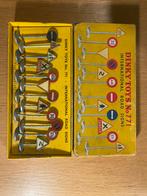 Dinky Toys - verkeersborden in doosje, Ophalen of Verzenden, Gebruikt, Overige typen, Dinky Toys