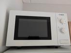 Wit Bosch magnetron, Ophalen, Zo goed als nieuw, Vrijstaand, 45 tot 60 cm