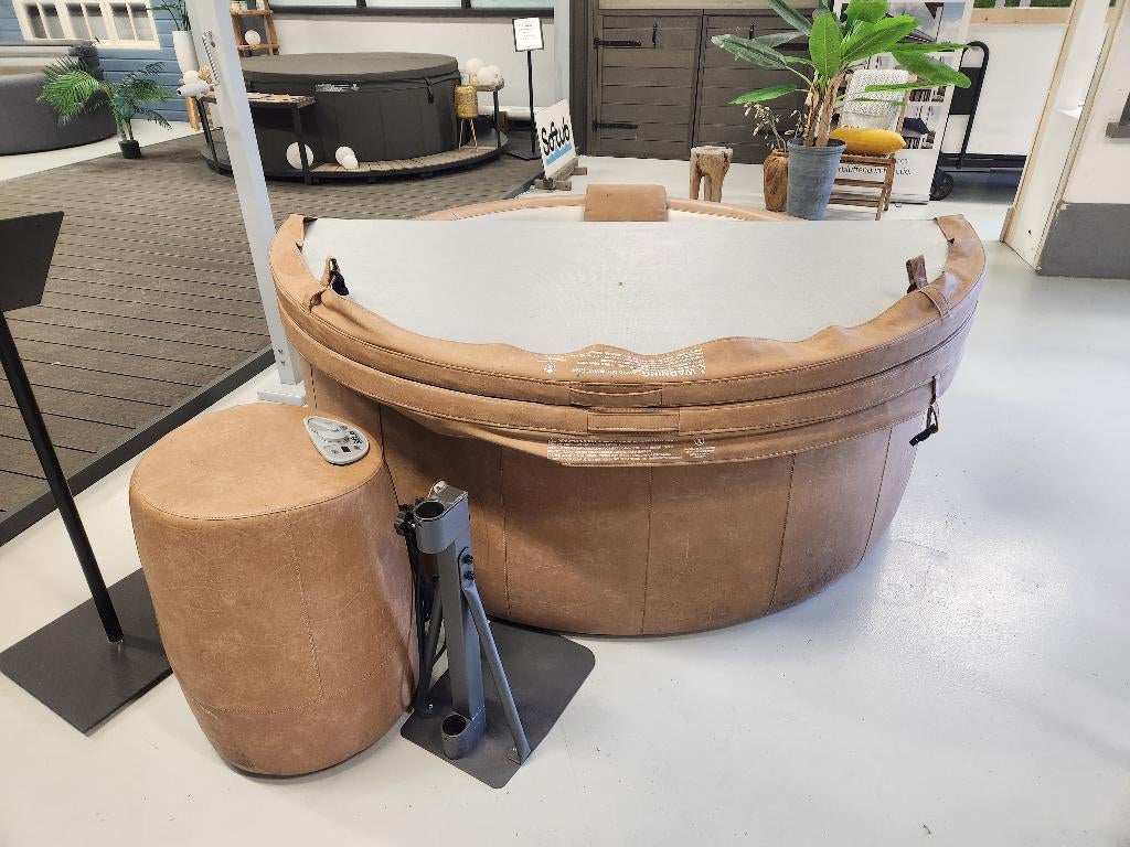 Softub Spa, 6 persoons, door inruil verkregen, Tuin en Terras, Bubbelbaden en Hottubs, Gebruikt, Vast, Ophalen of Verzenden