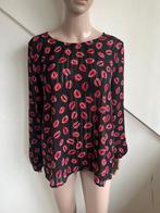 Geisha top maat L zwart rood print lippen mondjes, Maat 38/40 (M), Geisha, Ophalen of Verzenden, Zo goed als nieuw