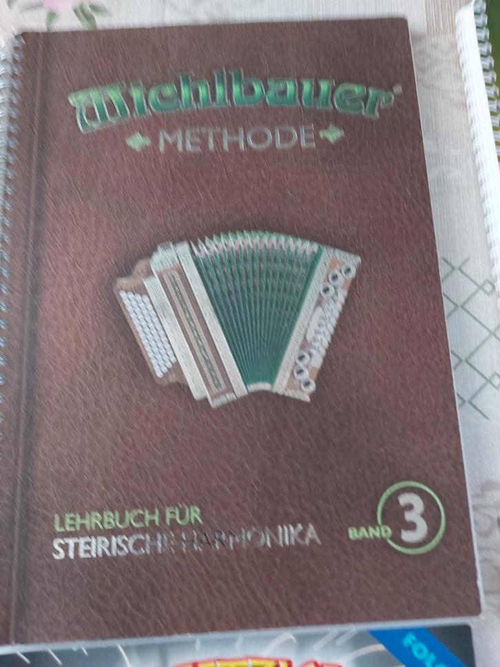 Te koop 9 leer boeken voor de sterische harmonica, Muziek en Instrumenten, Bladmuziek, Les of Cursus, Ophalen of Verzenden