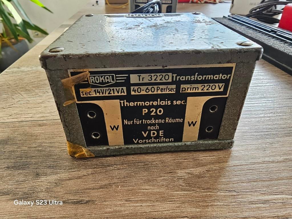 Modeltrein ROKAL trafo  , transformator, Minder dan 50 cm, 50 tot 100 cm, Ophalen of Verzenden, Zo goed als nieuw