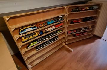 Lego treinen kast voor 14 treinen. beschikbaar voor biedingen