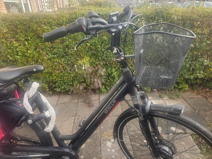 Stella fiets elektrisch - Defect Knopje, Accu Werkt, Fietsen en Brommers, Fietsaccessoires | Fietsaccu's, Gebruikt, Ophalen of Verzenden