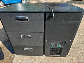 Koelbuffet met 3 lades  beschikbaar voor biedingen