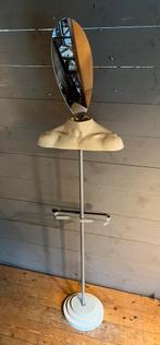 Dressboy/Valet maarten kusters, Ophalen