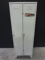 Leuke Vintage 2-deurs locker / lockerkast industrieel, Huis en Inrichting, Kasten | Lockerkasten, Industrieel, Gebruikt, Ophalen of Verzenden