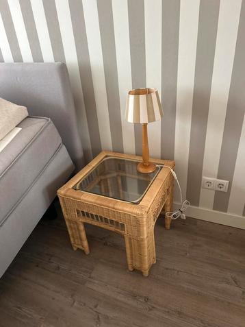 Nachtkastje Rotan Bijzettafel met Glasplaat 2 stuks beschikbaar voor biedingen