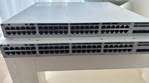 2 x Cisco Catalyst C9300L 48P-4X-A, Computers en Software, Netwerk switches, Zo goed als nieuw, Ophalen