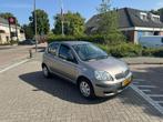 Toyota Yaris 1.3 VVT-i Terra, Voorwielaandrijving, Gebruikt, 4 cilinders, 400 kg