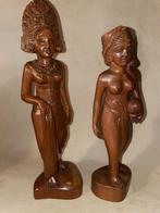 Twee prachtige houtsnijwerk Balinese dames jaren 40 / 50, Antiek en Kunst, Verzenden