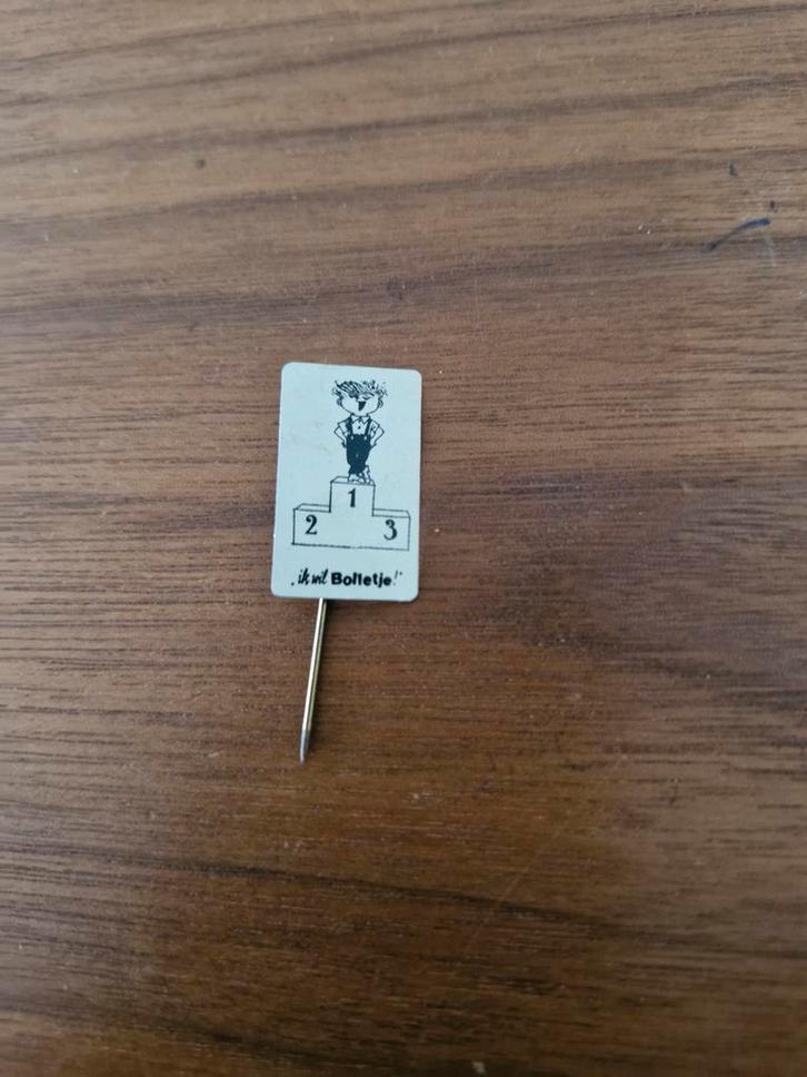 Sp 350 Vintage Bolletje Speldje - Ik win!, Verzamelen, Speldjes, Pins en Buttons, Gebruikt, Speldje of Pin, Merk, Ophalen of Verzenden