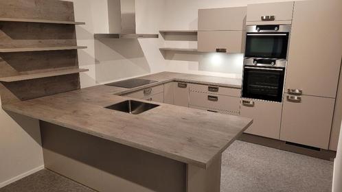 NIEUWE BRUYNZEEL Keuken met ZES ATAG Apparaten / INNOVARE, Huis en Inrichting, Keuken | Complete keukens, Nieuw, Hoekkeuken, Overige kleuren